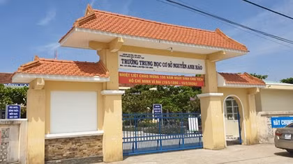  Một hiệu trưởng bị tố cáo gian lận khi học đại học