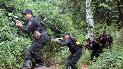 Nổ súng bắt gọn "ông trùm" trong đường dây buôn bán gần 1.400 bánh heroin
