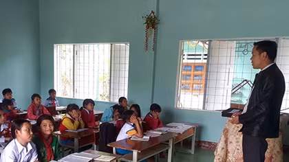 Nuôi con chữ ở vùng cao trong mùa mưa lũ