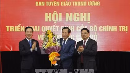 Đồng chí Thuận Hữu kiêm giữ chức Phó trưởng Ban Tuyên giáo Trung ương