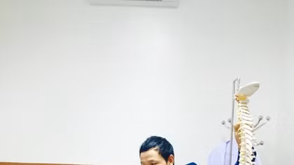 Bác sĩ "nghìn like" và câu chuyện "sống là để cho đi"