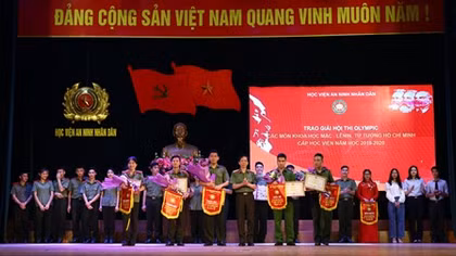 Sinh viên Học viện ANND đua tài trên lĩnh vực lý luận chính trị