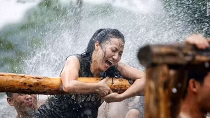 Trung Quốc: Nhiều gái xinh bỏ việc văn phòng để làm vệ sỹ
