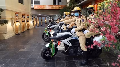 CSGT Hà Nội ra quân dịp đầu Xuân mới 
