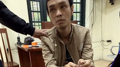 141 lật tẩy vẻ ngây thơ của nam thanh niên giấu ma túy trong túi hoa quả