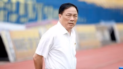 Chuyện bầu Đệ