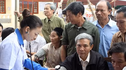 Mừng xuân mới - Trao yêu thương - Ấm tình người