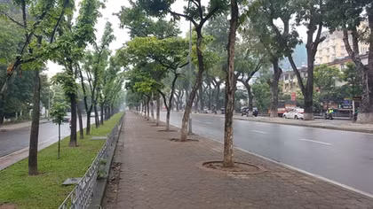 Ngày đầu nghỉ lễ, Hà Nội khác lạ như mùng 1 Tết