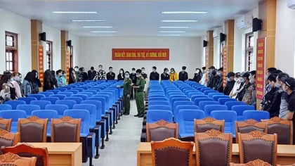 Hơn 40 thanh niên "phê" ma tuý trong quán karaoke