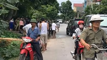 Cứu con, hai bố con tử vong dưới hố ga
