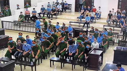 Các bị cáo trong vụ án ở Đồng Tâm hầu tòa