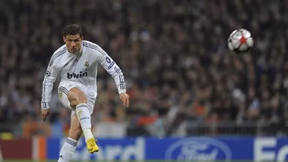 Vì sao Simeone "xoáy" CR 7?