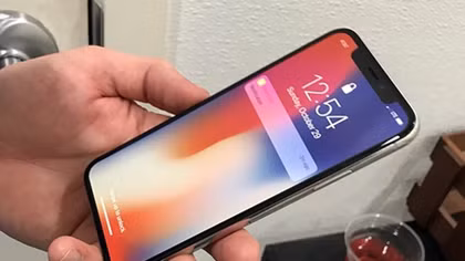 iPhone X tràn ngập mạng xã hội trước ngày lên kệ