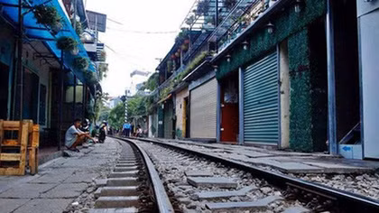 Cà phê đường tàu và ý thức chấp hành pháp luật