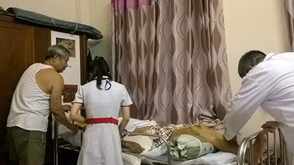 Khúc mắc từ dịch vụ khám bệnh tại nhà