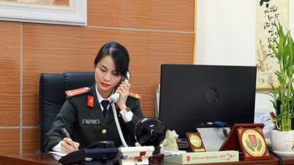 Đường dây nóng và những cuộc gọi lúc nửa đêm