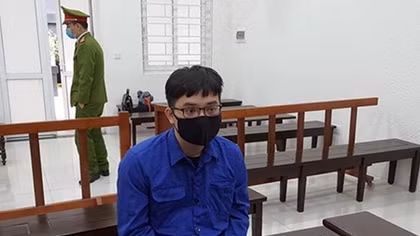 Chiếm đoạt tiền tỷ từ lừa bán khẩu trang phòng chống dịch
