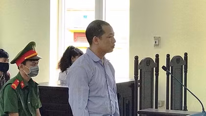 Tổ chức đưa người khác trốn đi nước ngoài lĩnh án 7 năm tù