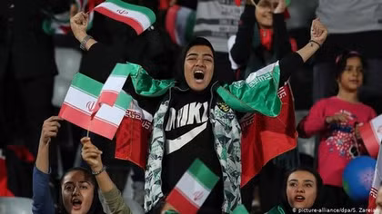 Cuộc hành trình không mệt mỏi để phát triển bóng đá của nữ huấn luyện viên Iran