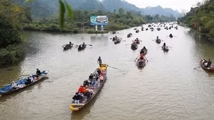 Chùa Hương chính thức mở cửa trở lại đón du khách từ ngày 13/3