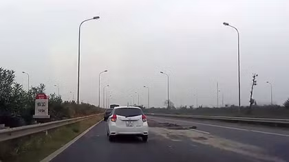 Hãi hùng với "bẫy" trên đại lộ Thăng Long