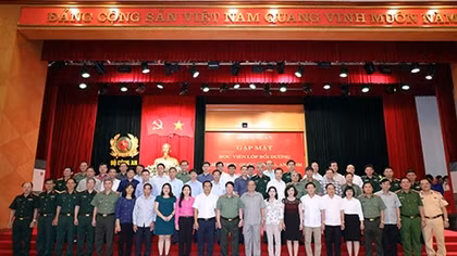 Bộ Công an gặp mặt học viên Lớp Bồi dưỡng kiến thức QPAN Khóa 71