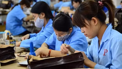 Giảm lương hưu của lao động nữ là bất hợp lý