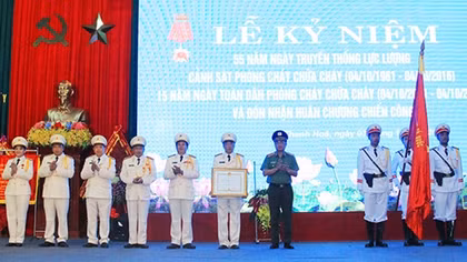 Cảnh sát PCCC tỉnh Thanh Hóa đón nhận Huân chương chiến công hạng Nhì