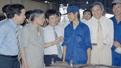 Tấm gương cống hiến, tận tâm tận lực vì nước vì dân