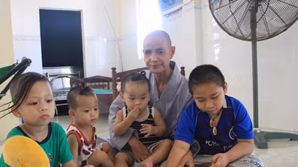 "Người cha" đặc biệt dưới mái chùa Phước Quang
