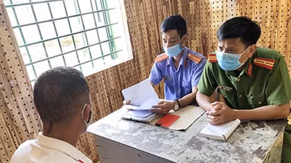 Triệt phá ổ nhóm tín dụng đen cho vay với lãi suất “cắt cổ”