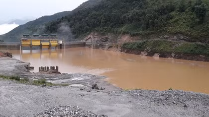 Thủy điện lại xả lũ tại Bản Hồ, người dân khẩn trương sơ tán