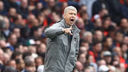 Trò "tu hú đẻ nhờ" của Barca và áp lực của Arsenal
