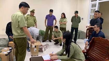 Triệt phá vụ kinh doanh thuốc lá điện tử lớn nhất từ trước đến nay