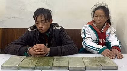 Chồng đang cai nghiện, vợ vẫn đi xách thuê 7 bánh heroin
