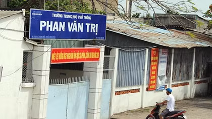 Có hay không việc học sinh bị nhà trường ép mua sim điện thoại Viettel?