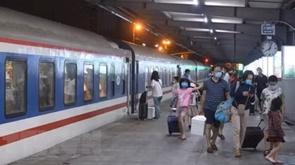 Ngành đường sắt chia sẻ khó khăn với người dân vùng dịch