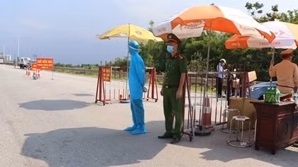 Hỗ trợ các tỉnh Bắc Ninh, Bắc Giang, chặn nguồn lây lan của dịch