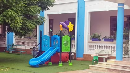Triệu tập 3 cô giáo vụ bé trai tử vong khi chơi cầu trượt