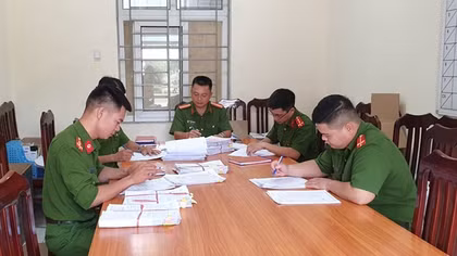 Bài cuối: Gỡ khó khăn, làm việc lợi cho nhân dân