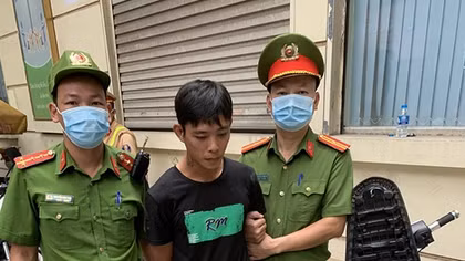 “Sợ rơi ma túy”, con nghiện giấu vào chỗ "hiểm" vẫn bị phát hiện