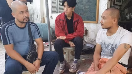 Dị nhân đam mê điêu khắc… kiến