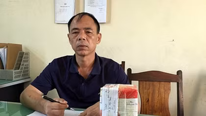 3 bánh heroin được lái xe giấu dưới gầm ghế phụ