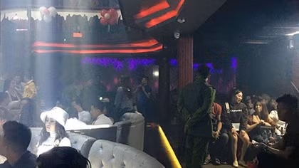 Phát hiện 118 người trong quán bar dương tính với ma túy