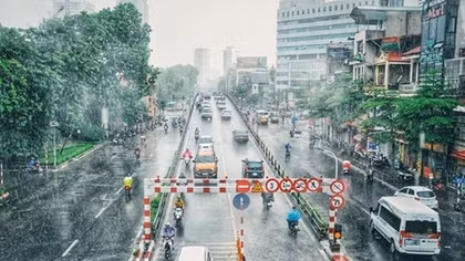 Miền Bắc hạ nhiệt nắng nóng, trời mưa giông
