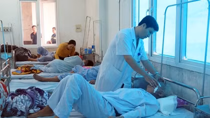 Thăm hỏi, hỗ trợ gia đình nạn nhân trong vụ án mạng thương tâm ở Nam Định