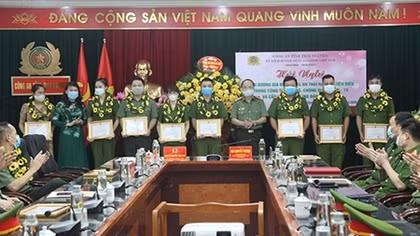 Biểu dương 23 gia đình Công an tỉnh Thái Nguyên tiêu biểu