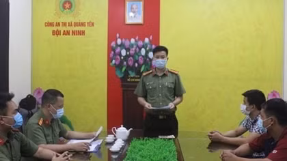Bị phạt vì "giúp" nhau vượt chốt kiểm dịch COVID-19