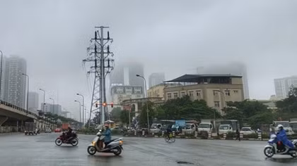 Bắc Bộ trưa chiều oi nóng, Nam bộ mưa rào và giông