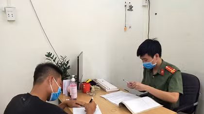 Cả gan phao tin xử lý hình sự bệnh nhân COVID-19